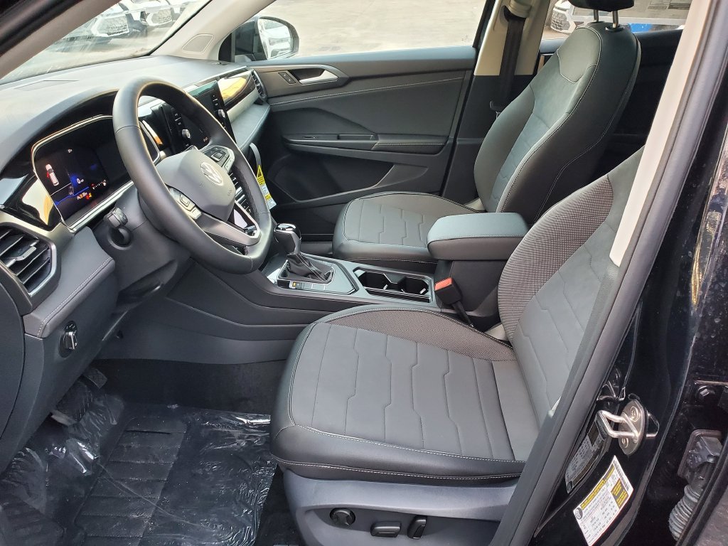 New 2026 Black Volkswagen 1.5T SE Black image 7