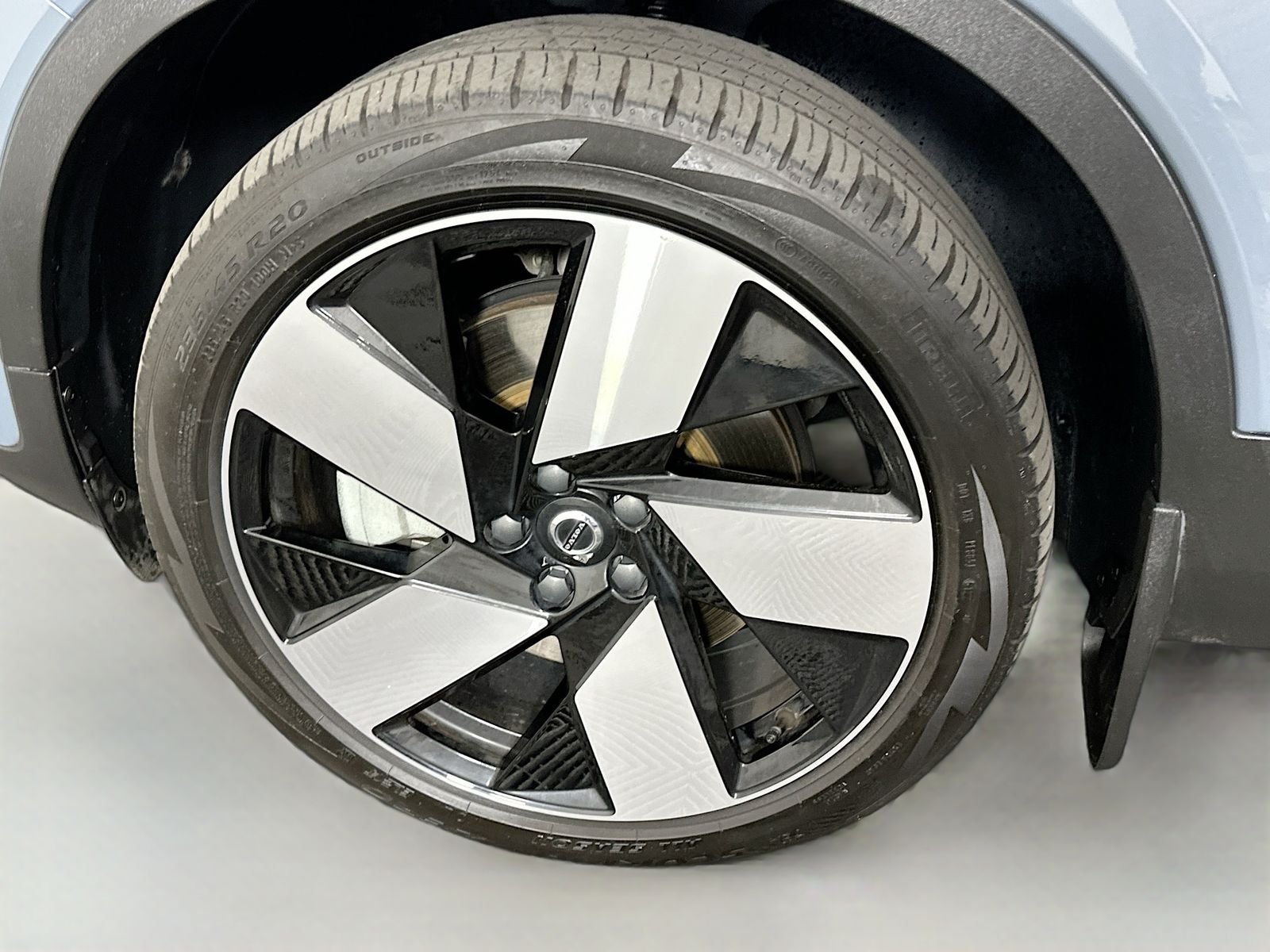 Used 2023 Gray Metallic Volvo Ultimate image 30