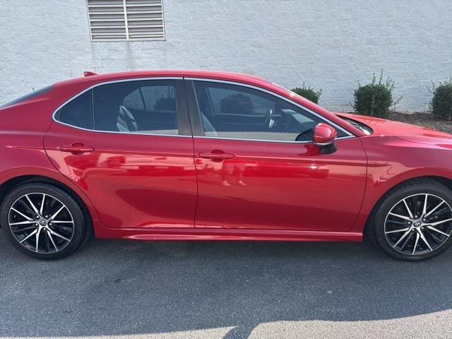 2022 Toyota Camry SE - Photo 8
