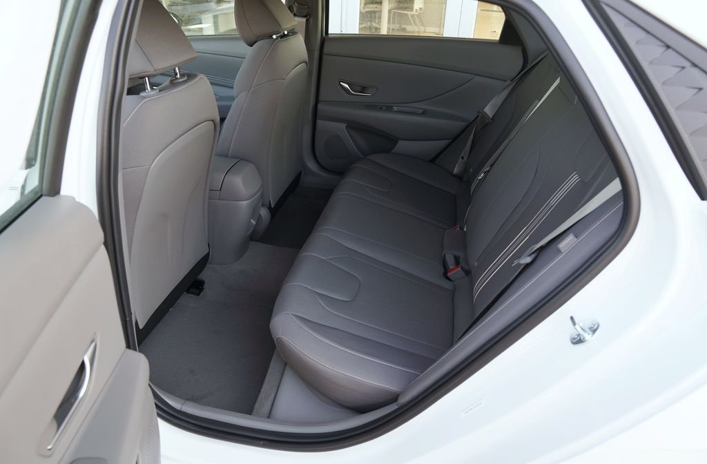 New 2026 Serenity White Hyundai SEL Sport image 38