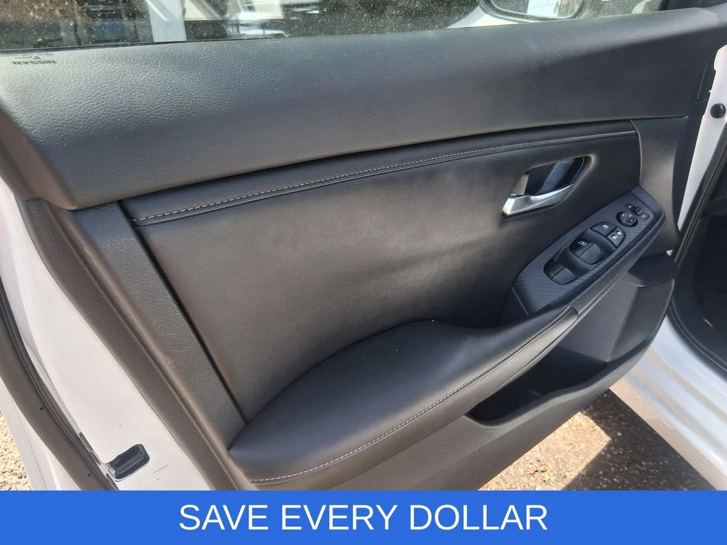 Used 2021 White Nissan S image 10