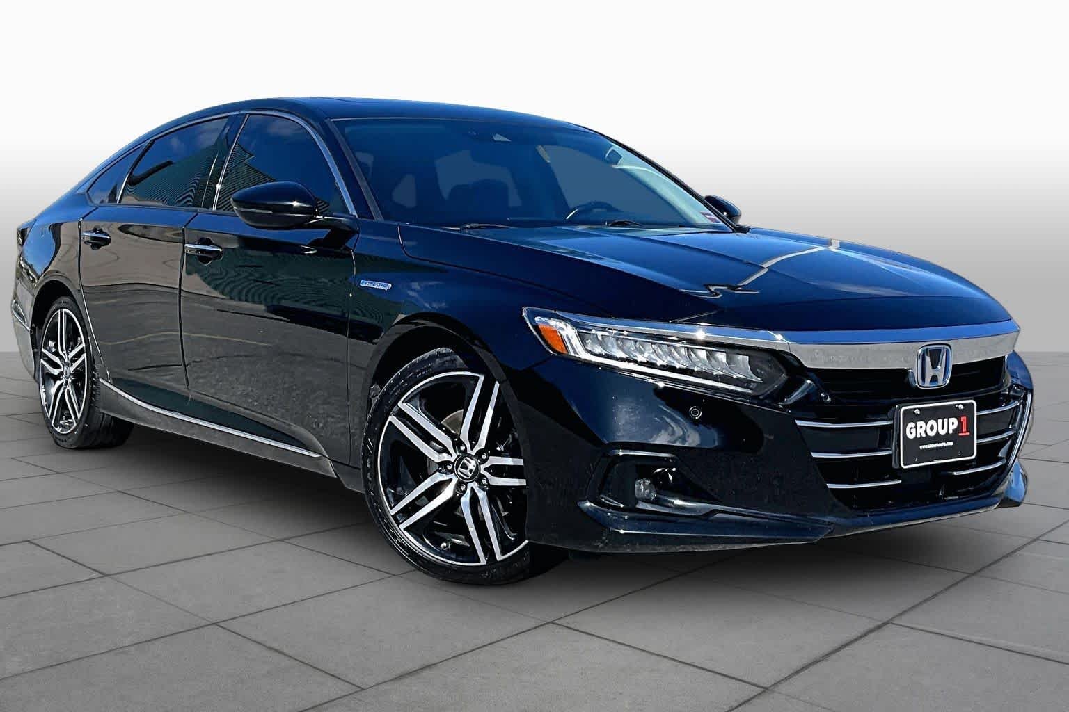 Used 2021 Crystal Black Pearl Honda Touring image 3