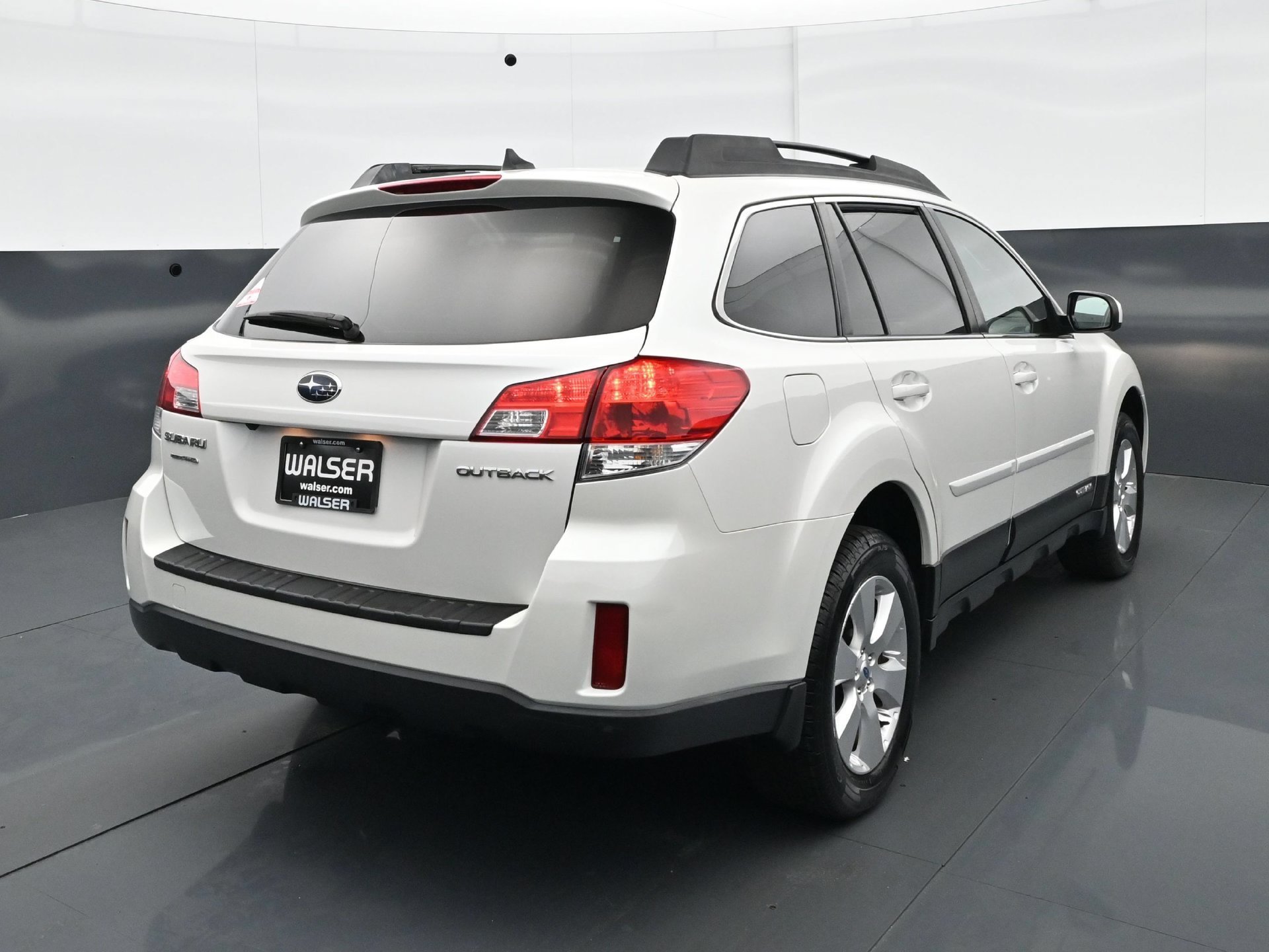 Used 2012 Satin White Pearl Subaru 2.5i image 5