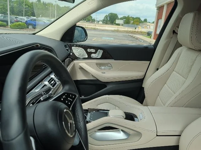 Used 2024 Twilight Blue Metallic Mercedes-Benz GLE 350 image 6