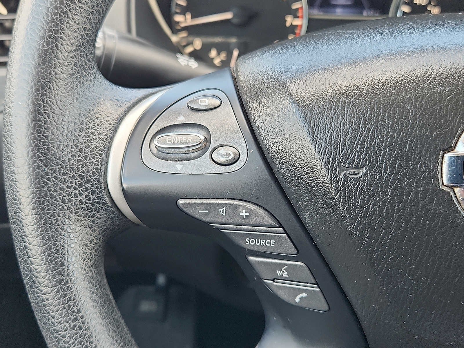Used 2019 White Nissan S image 24