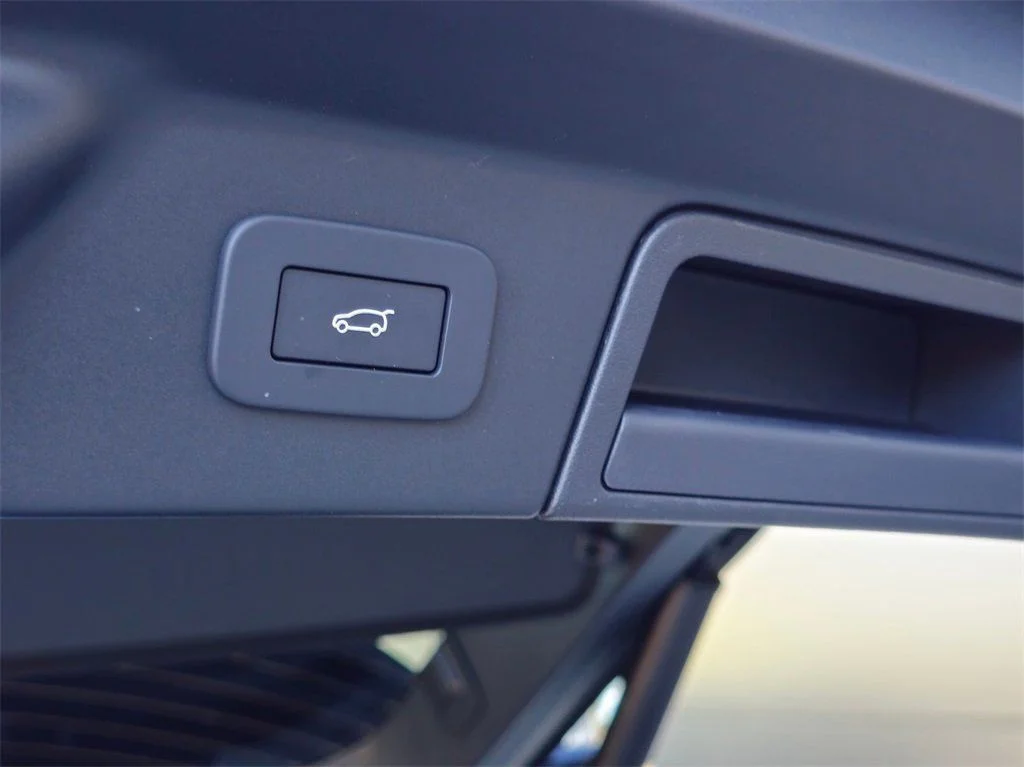 New 2025 Varesine Blue LAND ROVER S image 29