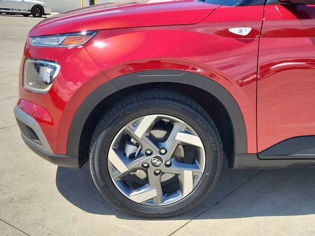 Used 2024 Red Hyundai SEL image 9
