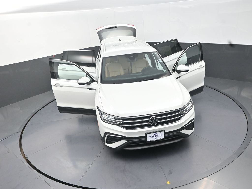 Used 2023 White Volkswagen 2.0T SE image 32
