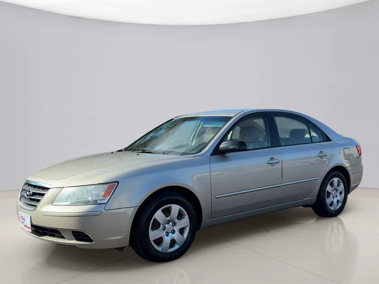 Used 2010 Gold Hyundai GLS image 1