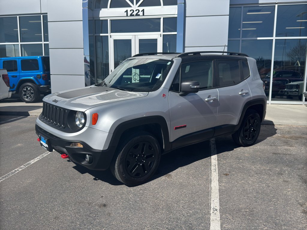 Used 2018 Glacier Metallic Jeep Trailhawk image 1