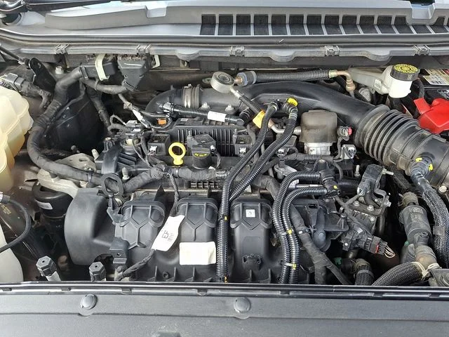 Used 2020 Black Ford SE image 29