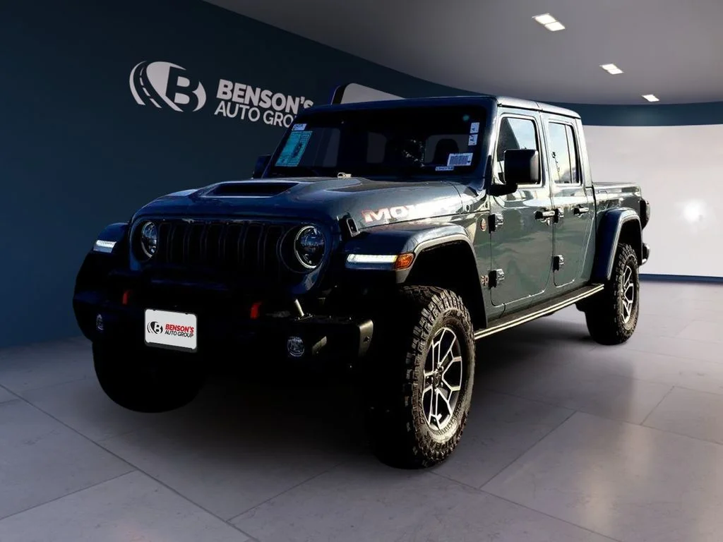 New 2025 Gray Jeep Mojave image 7