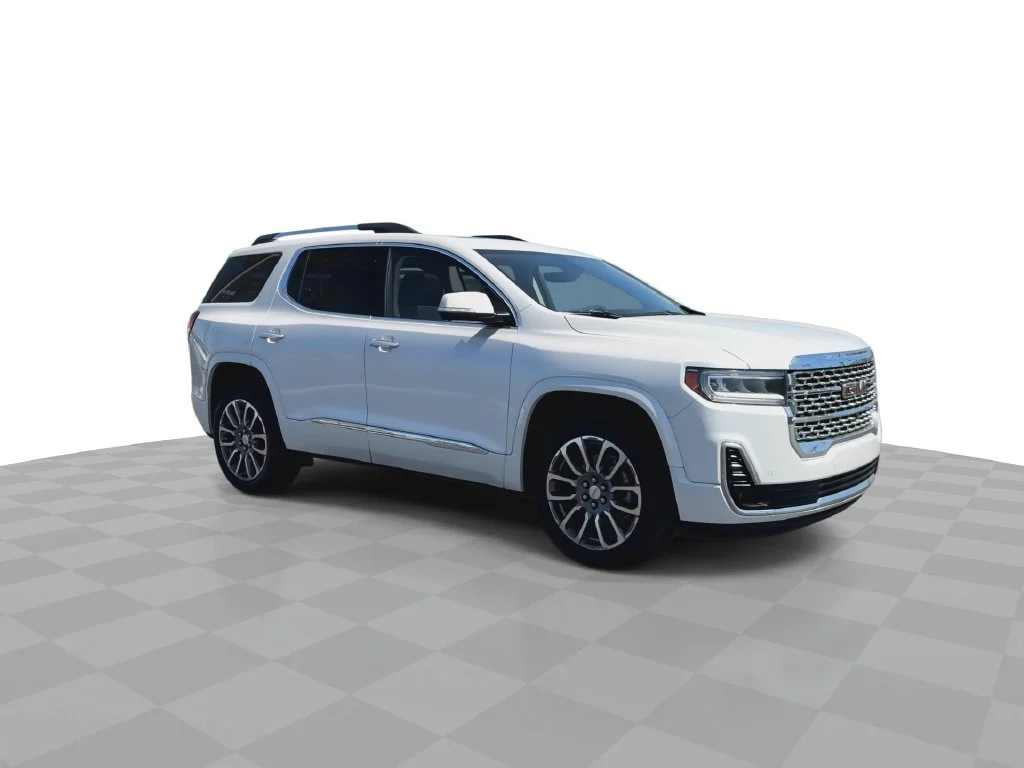 Used 2022 White GMC Denali image 2
