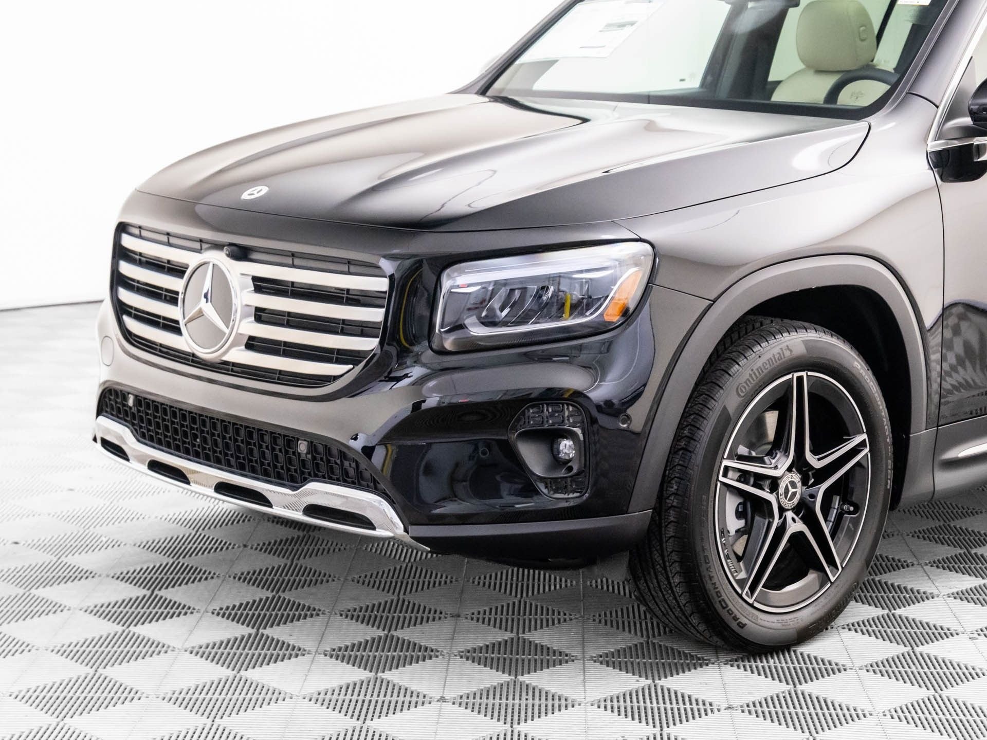New 2026 Night Black Mercedes-Benz GLB 250 image 37