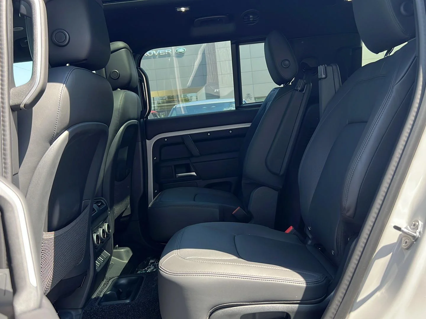 New 2026 Borasco Grey Metallic Land Rover X-Dynamic SE image 29