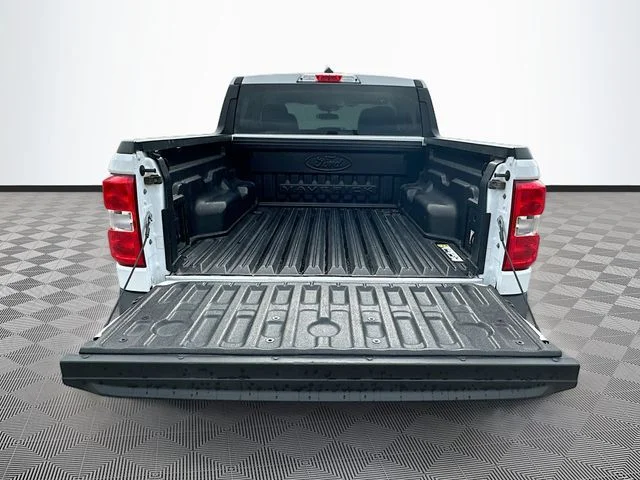 Used 2023 White Ford XLT image 23