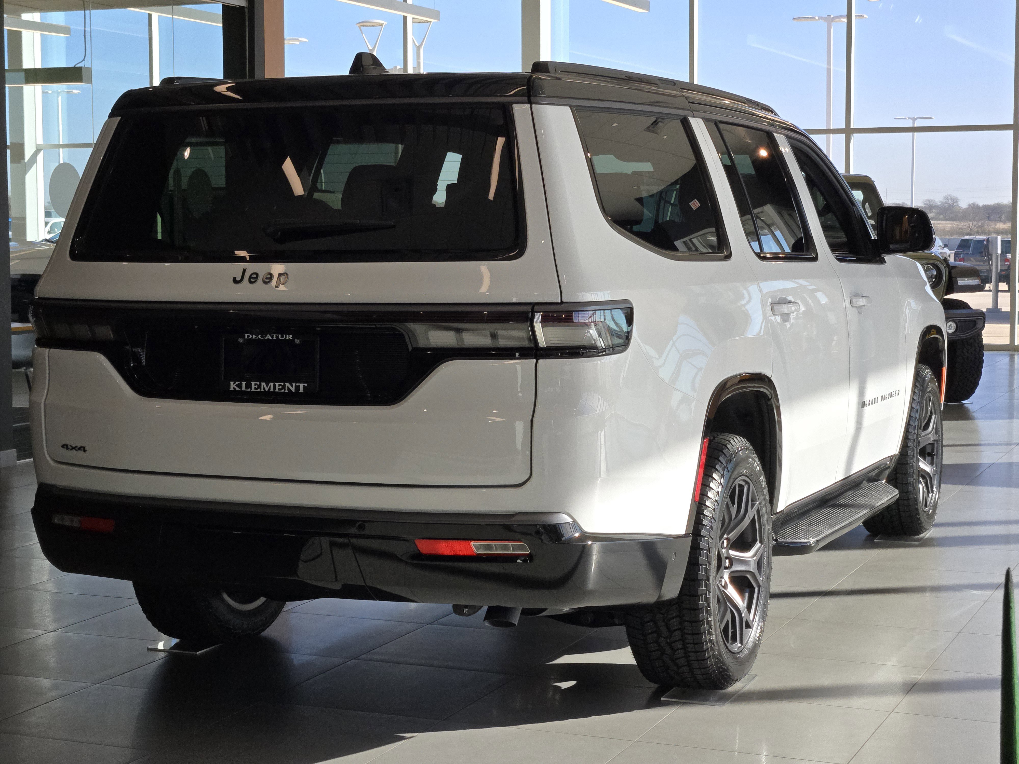 New 2026 Bright White Clearcoat Jeep Upland image 4