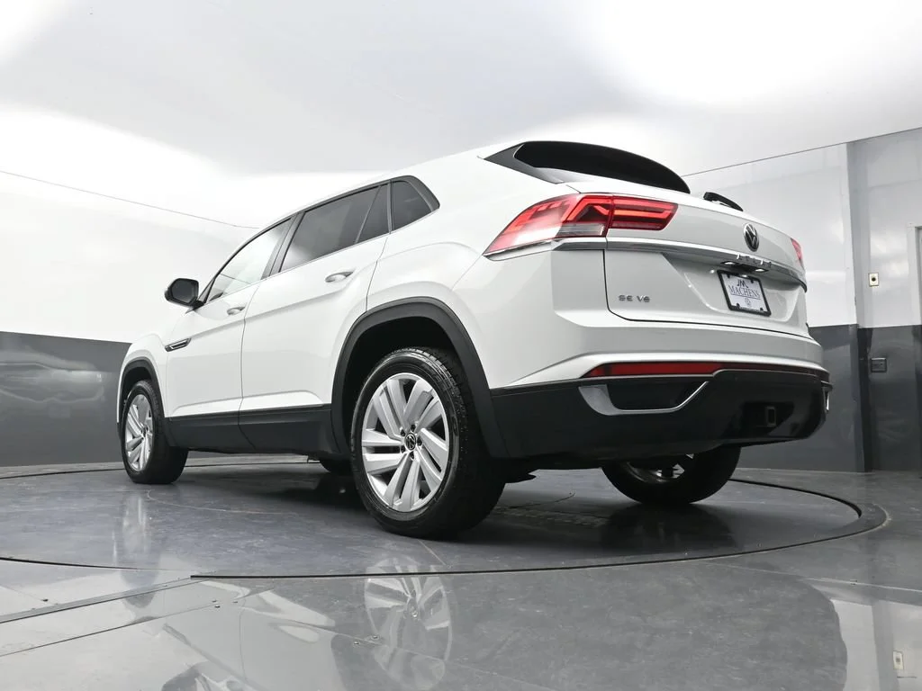 Used 2023 White Volkswagen 3.6L V6 SE w/Technology image 28