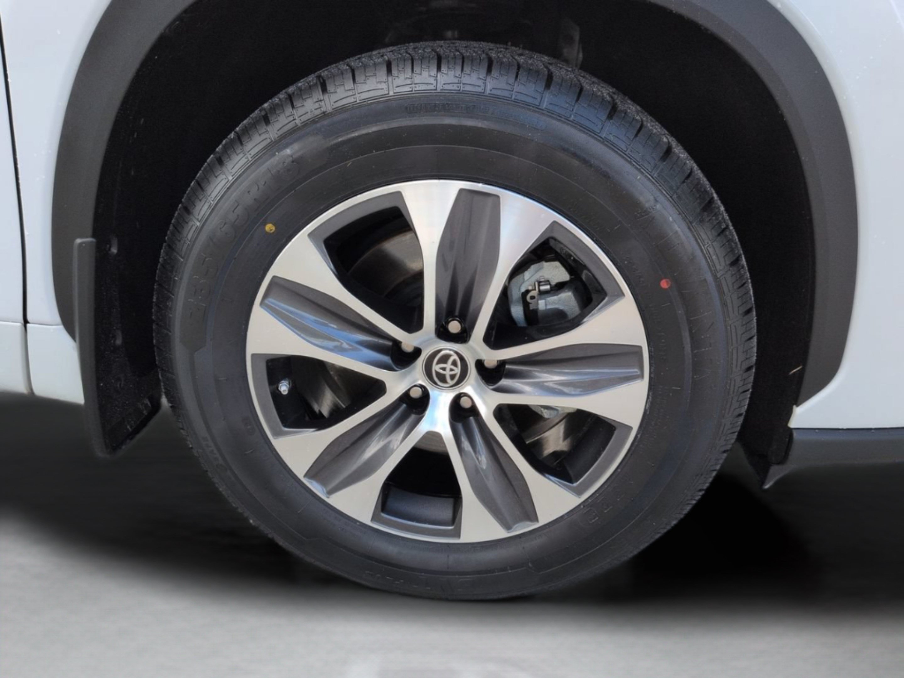 Used 2024 Pearl Toyota XLE image 13