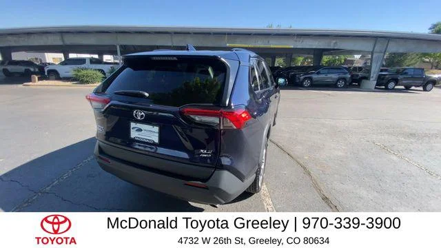 Certified Used 2025  Toyota XLE image 31