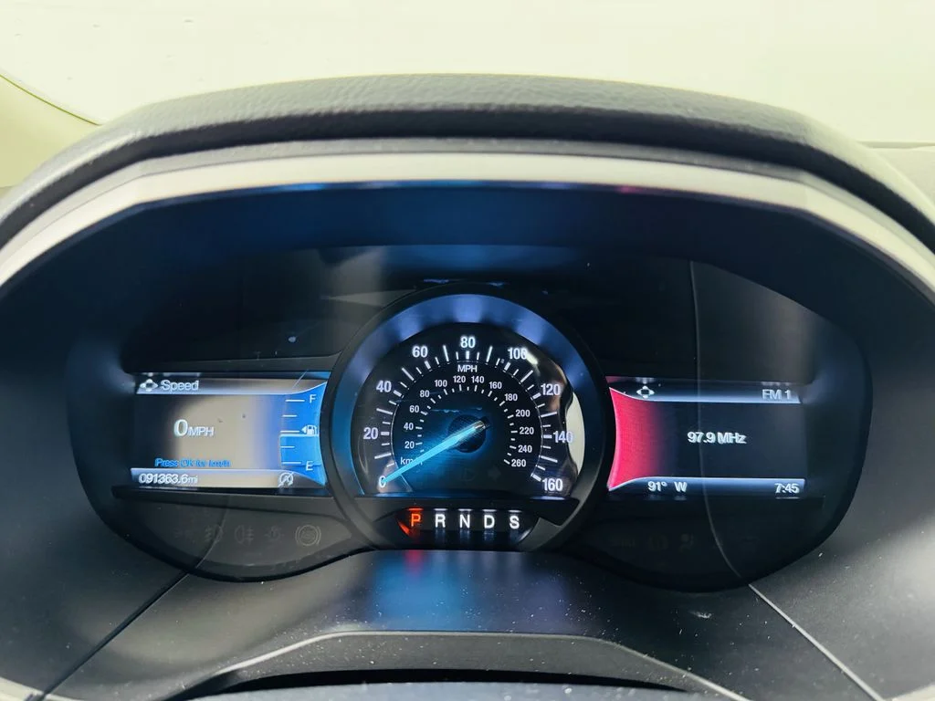 Used 2019 Black Ford SEL image 10