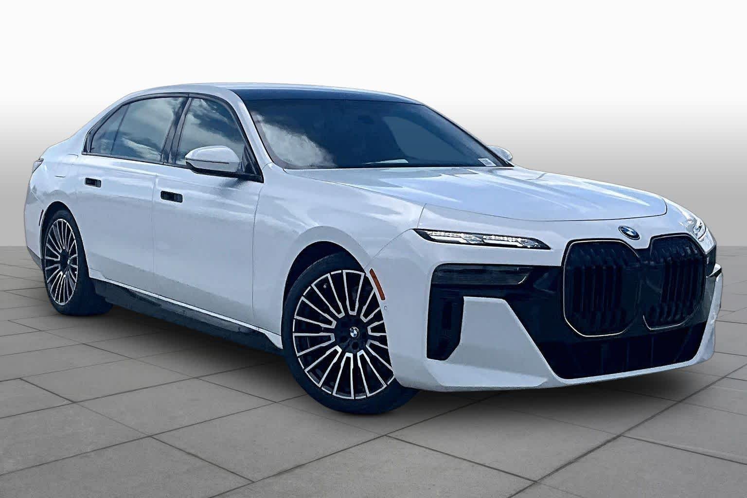 Used 2026 Alpine White BMW 750e xDrive image 2