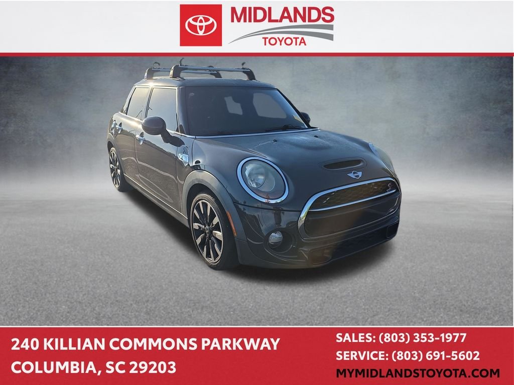 2017 MINI Cooper S 4 Door's photo
