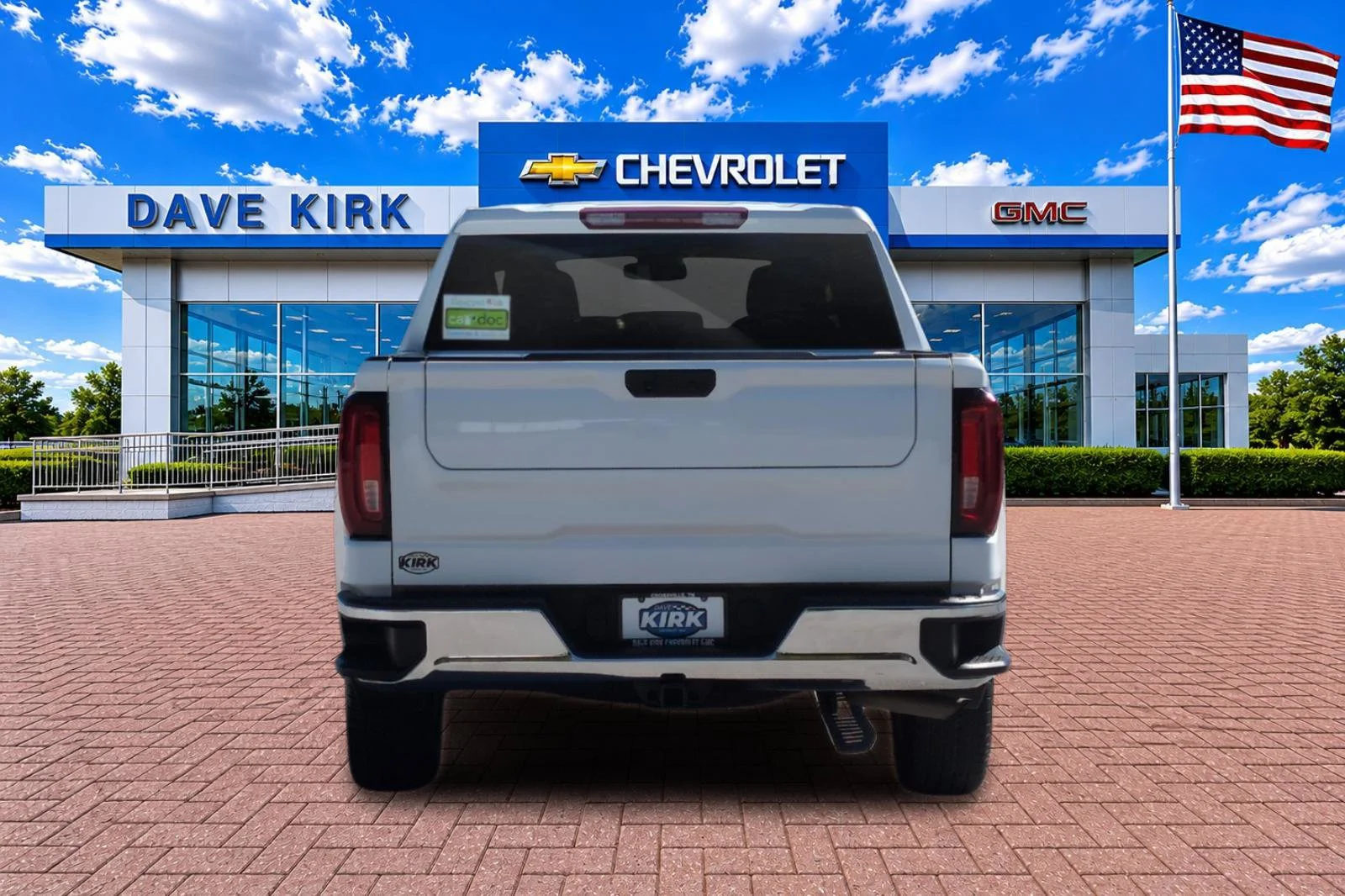 Used 2025 Summit White GMC SLT image 4