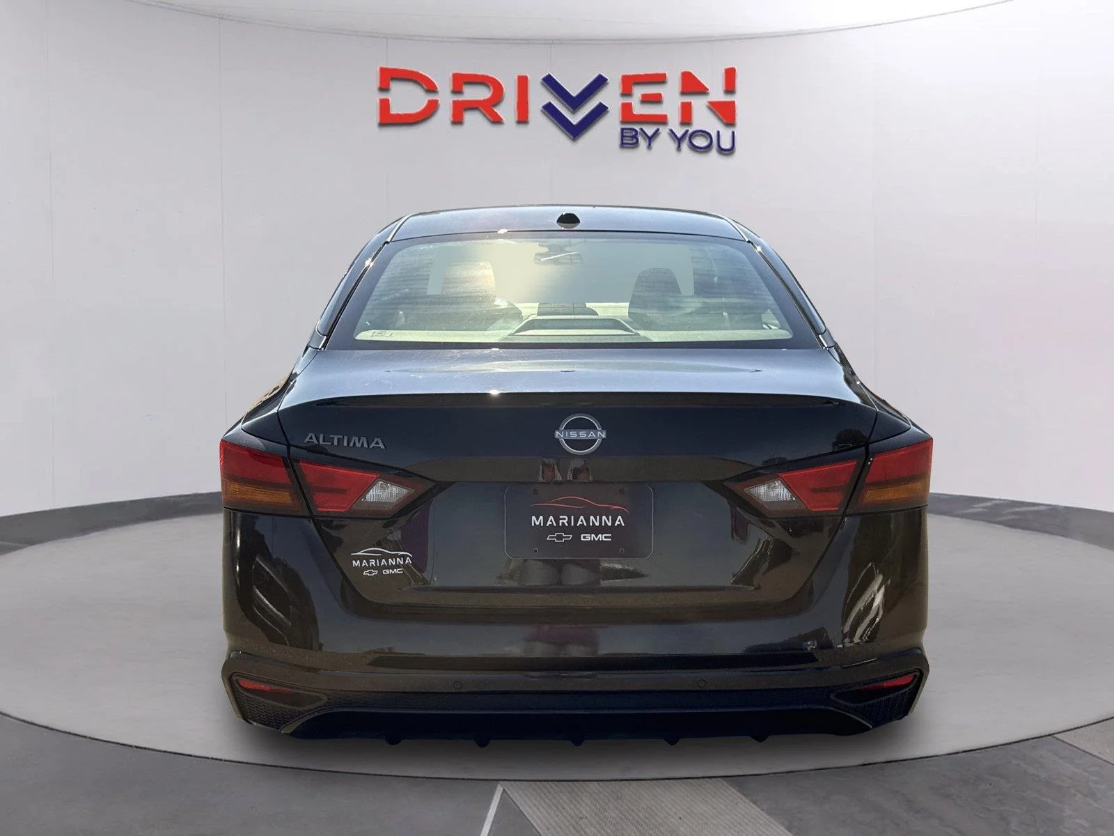 Used 2025 Super Black Nissan SV image 5