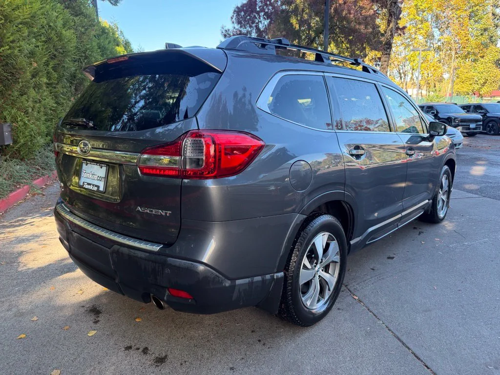 Used 2019 Gray Metallic Subaru Premium image 4
