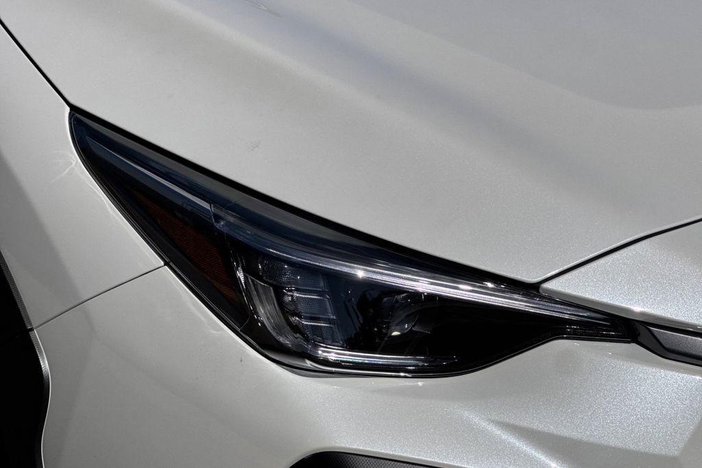 New 2026 CRYSTAL WHITE PEARL Subaru Limited image 33