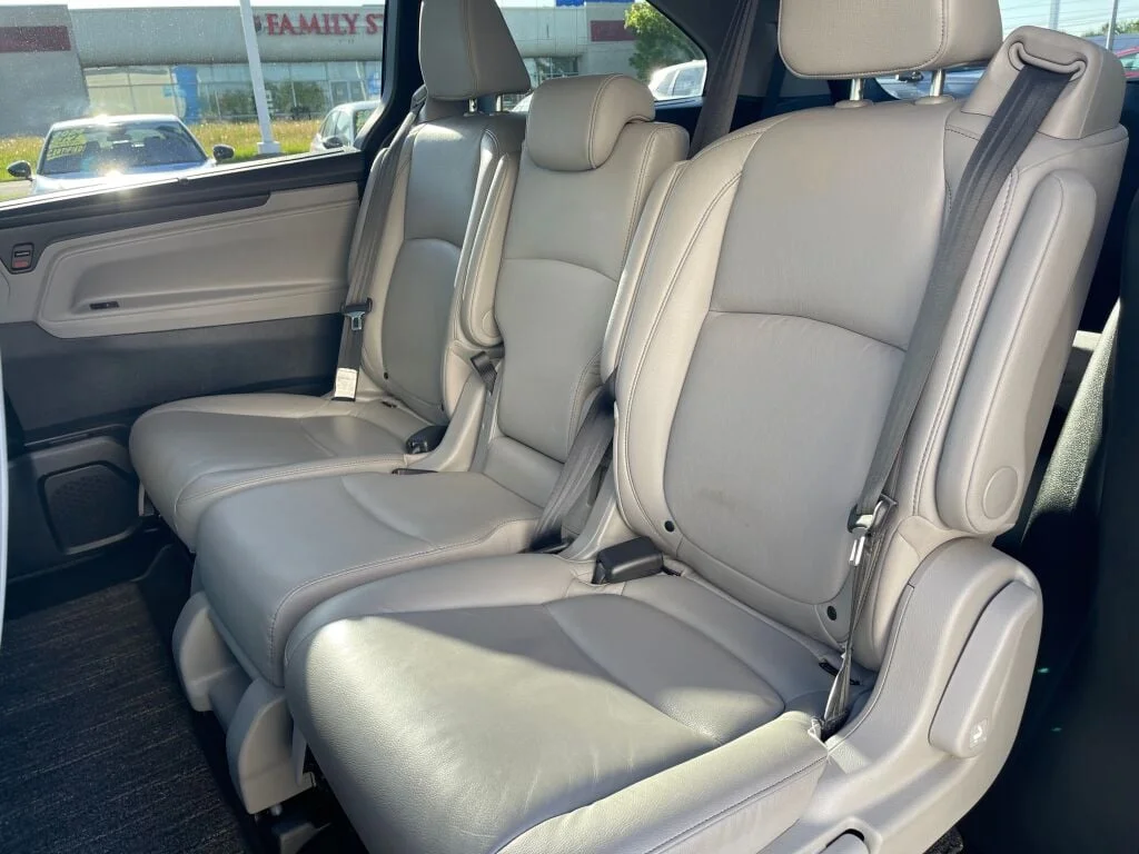 Used 2022 Lunar Silver Metallic Honda EX-L image 21