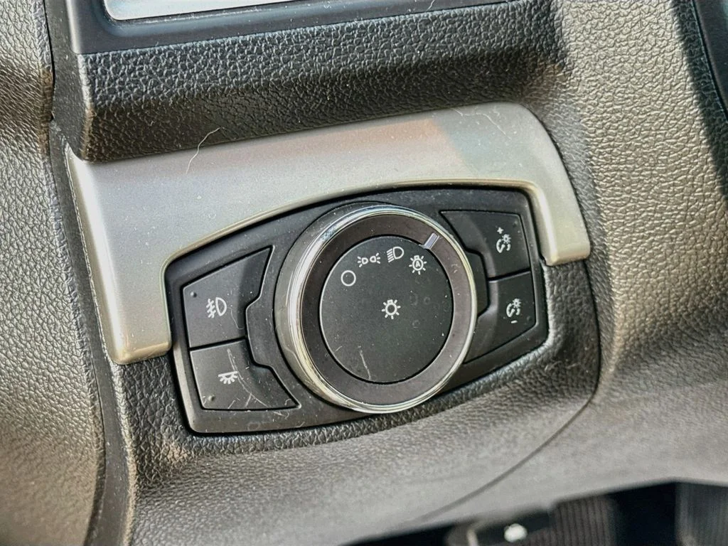 Used 2017 Silver Ford XLT image 10