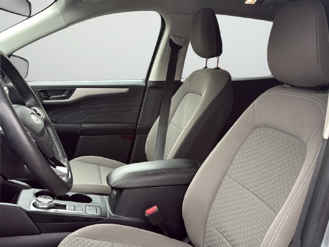 Used 2022 Silver Ford SE image 10