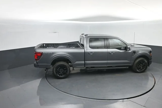 New 2026 Carbonized Gray Metallic Ford XLT image 30