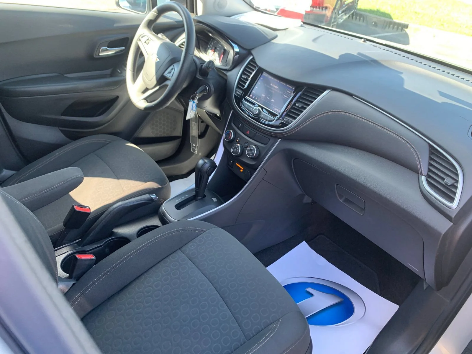 Used 2022 Silver Ice Metallic Chevrolet LS image 17