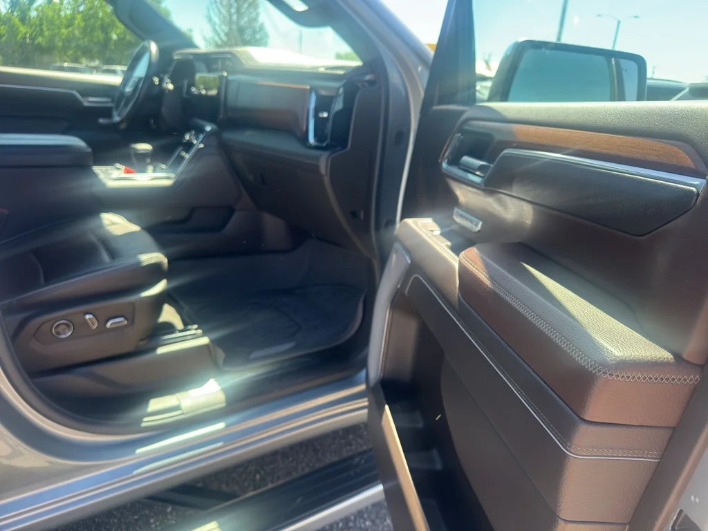 Used 2025 Sterling Metallic GMC Denali image 15