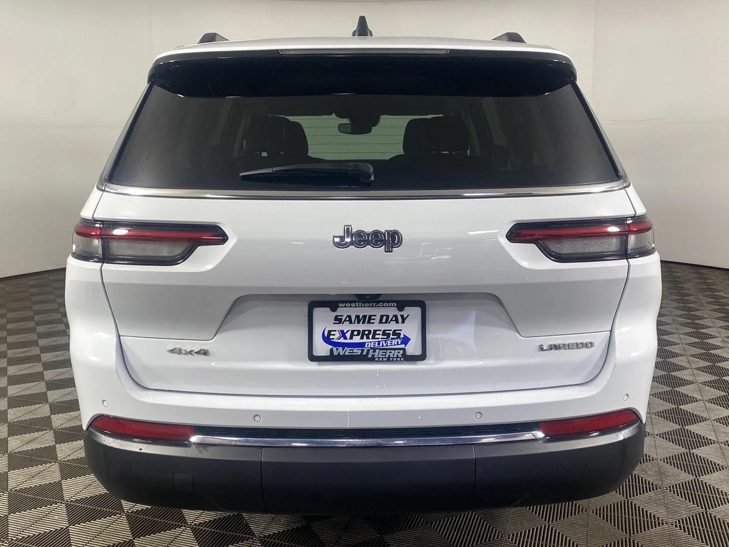 Used 2023 Bright White Clearcoat Jeep Laredo image 5