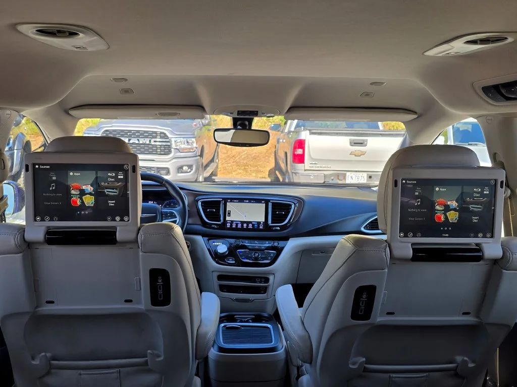 Used 2018 Blue Chrysler Touring L Plus image 13