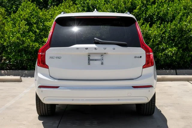Used 2024 Crystal White Volvo Ultimate image 10