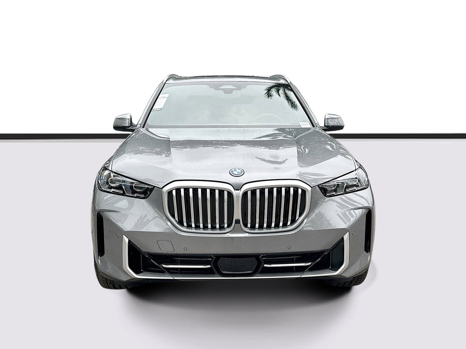 New 2026 Skyscraper Grey Metallic BMW xDrive50e image 2