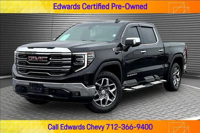 2022 GMC Sierra 4WD Crew Cab Standard Box SLT's photo