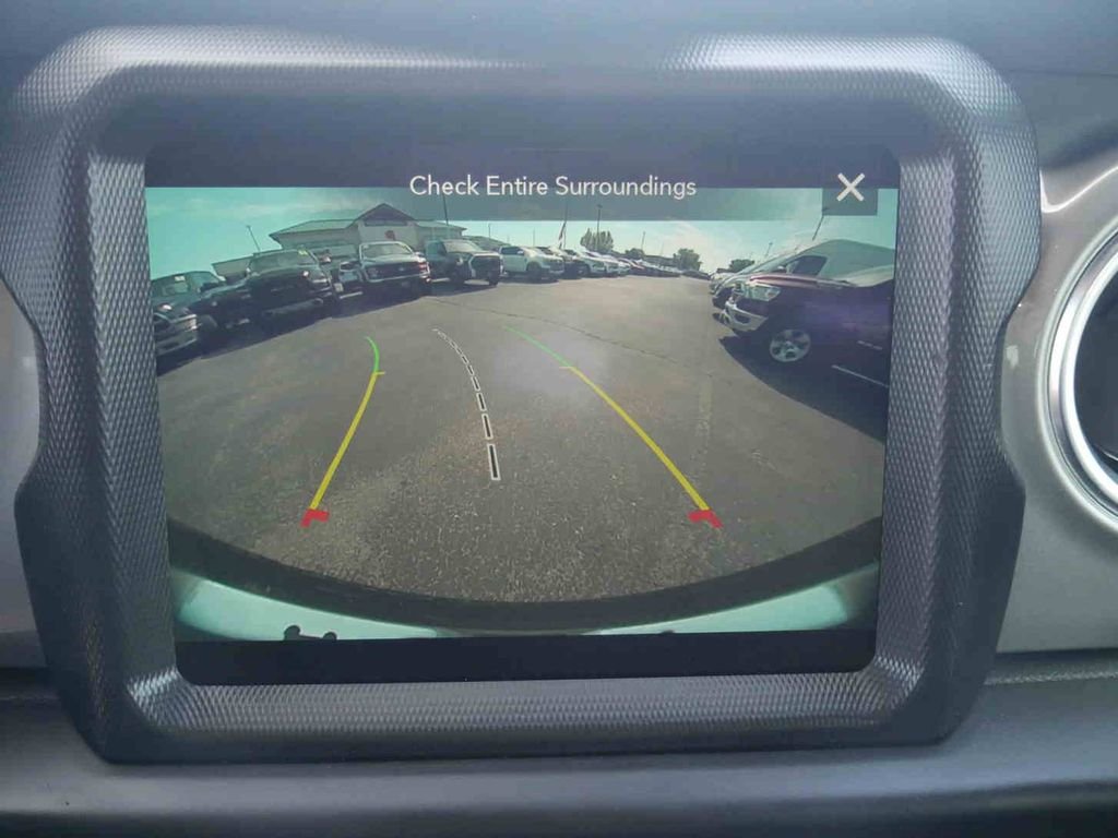 Used 2023 Green Jeep Sahara image 36