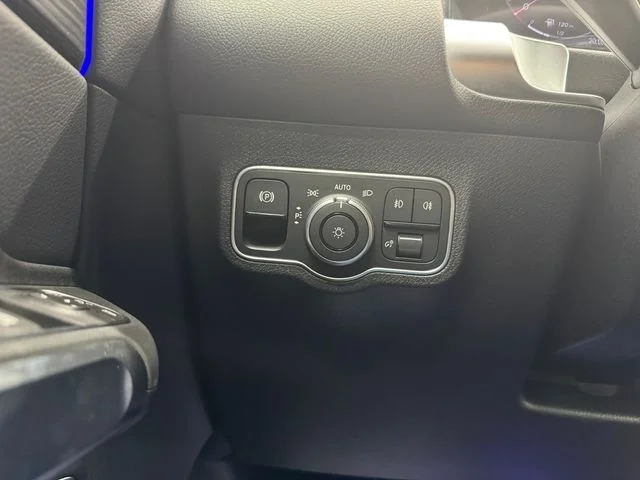 New 2026  Mercedes-Benz GLB 250 image 38