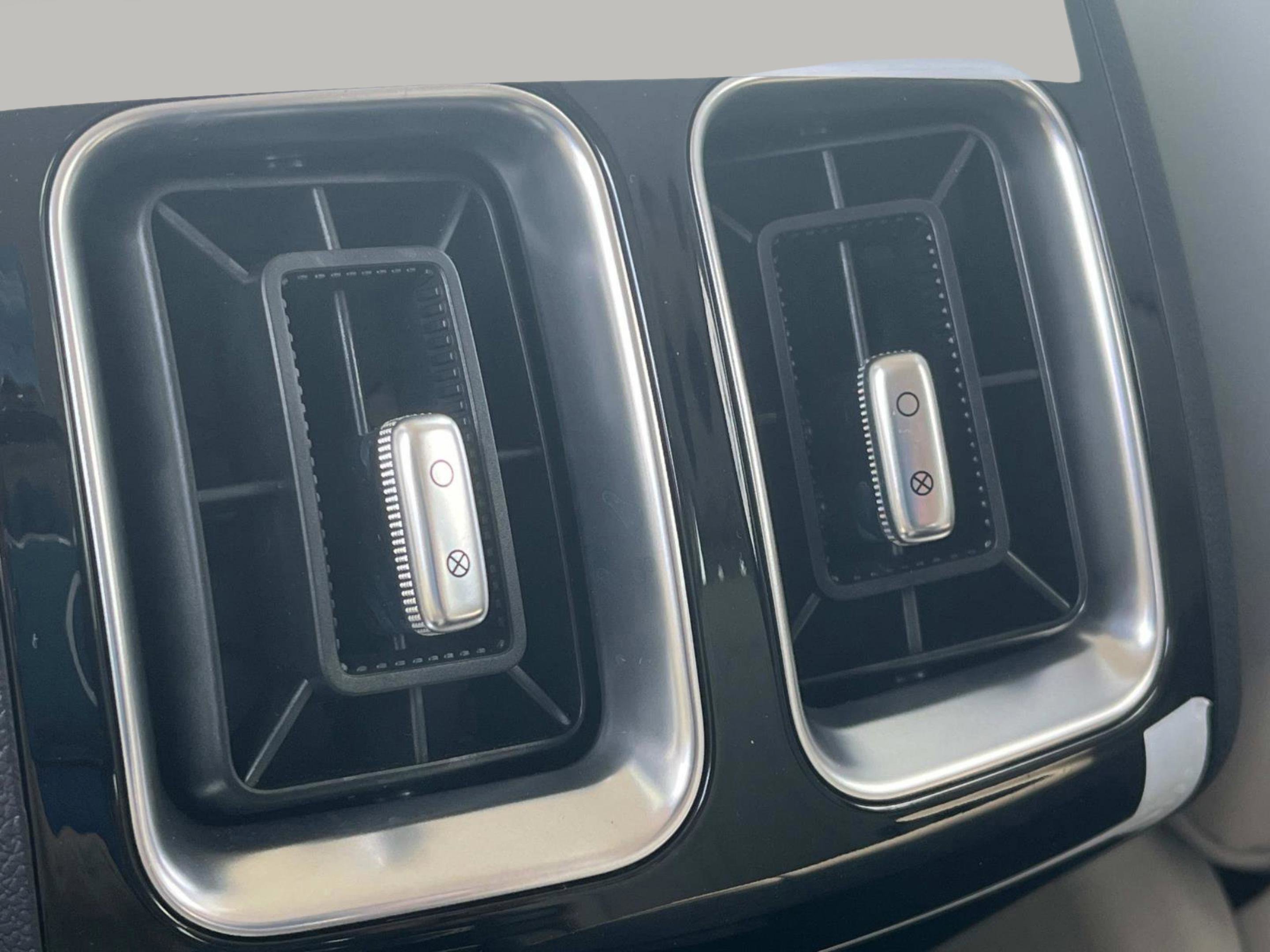 2025 Kia Sorento X-Line SX - Photo 19