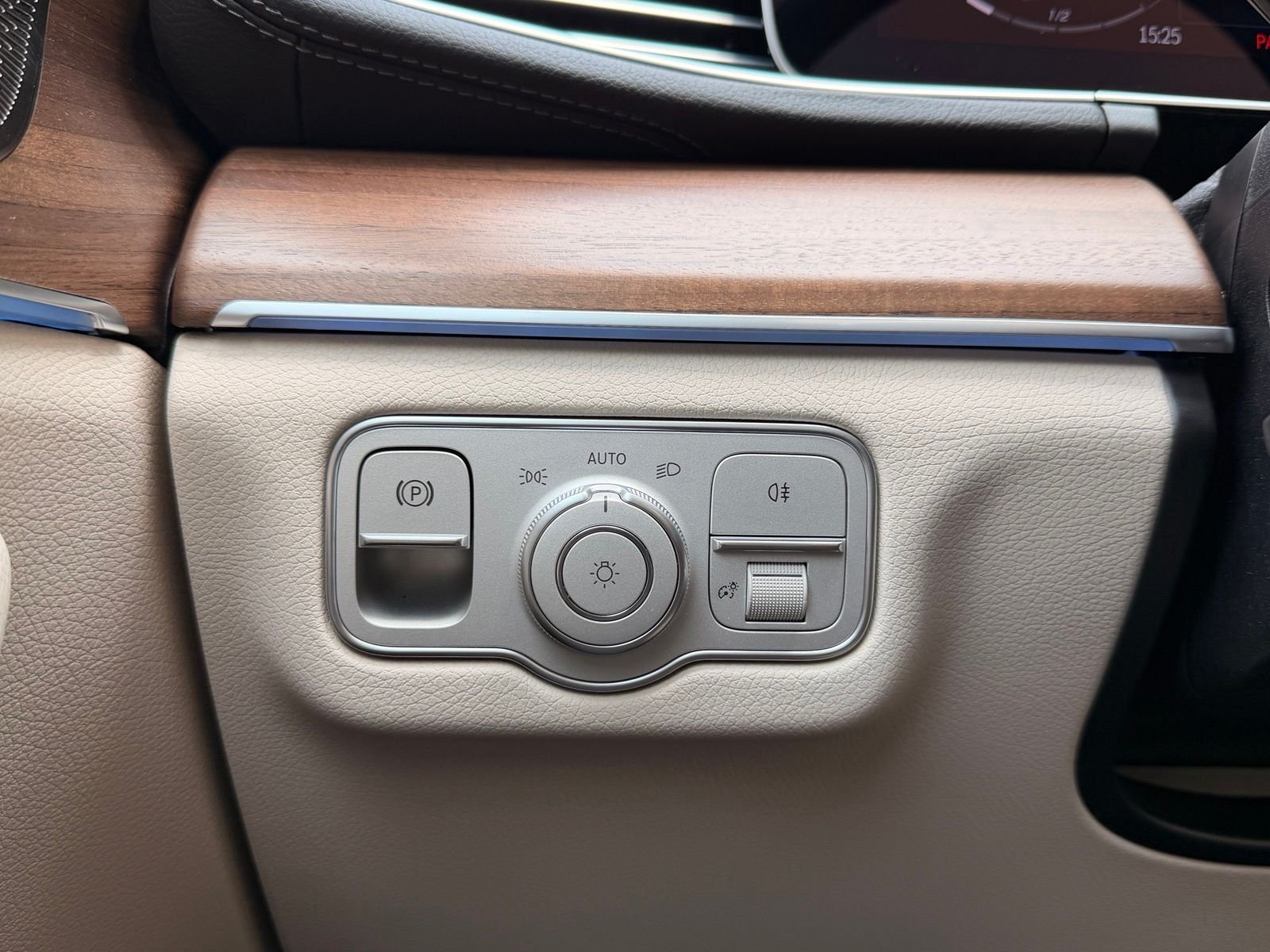 New 2026 Polar White Mercedes-Benz GLS 450 image 25