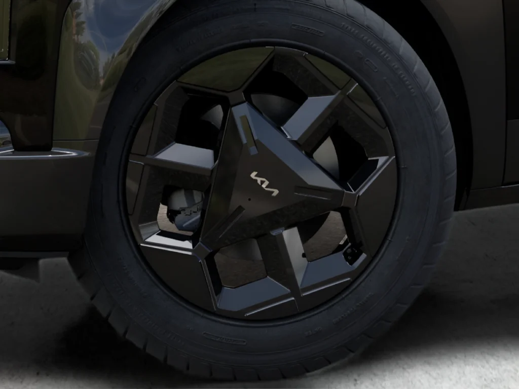 New 2027 Black Kia X-Line S image 27
