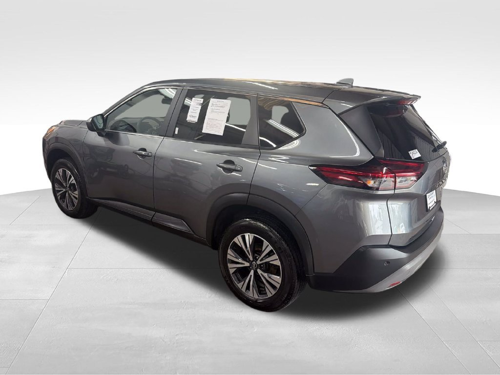 Used 2023 Gray Nissan SV image 3