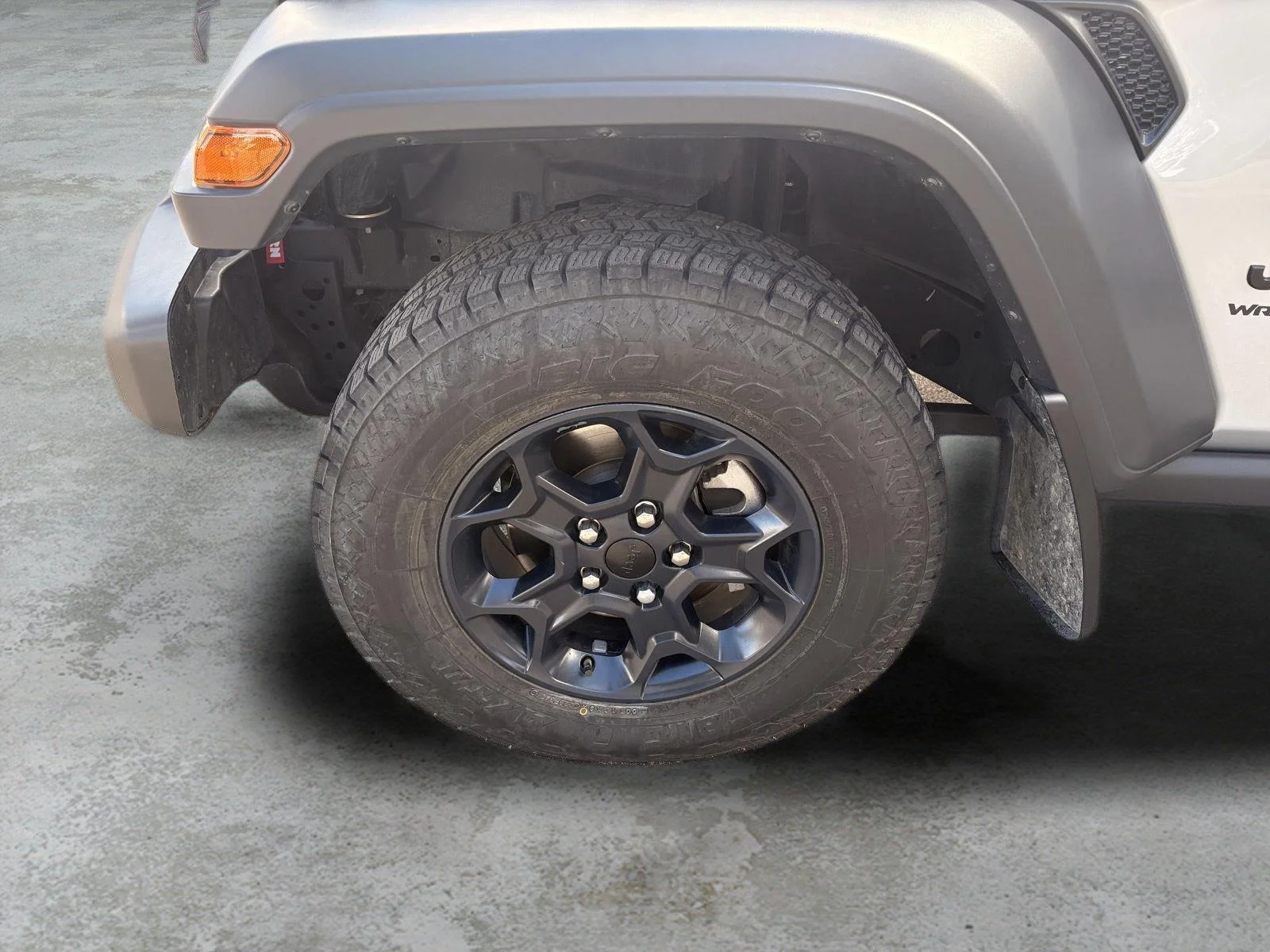 Used 2023 Silver Zynith Clearcoat Jeep Willys image 17