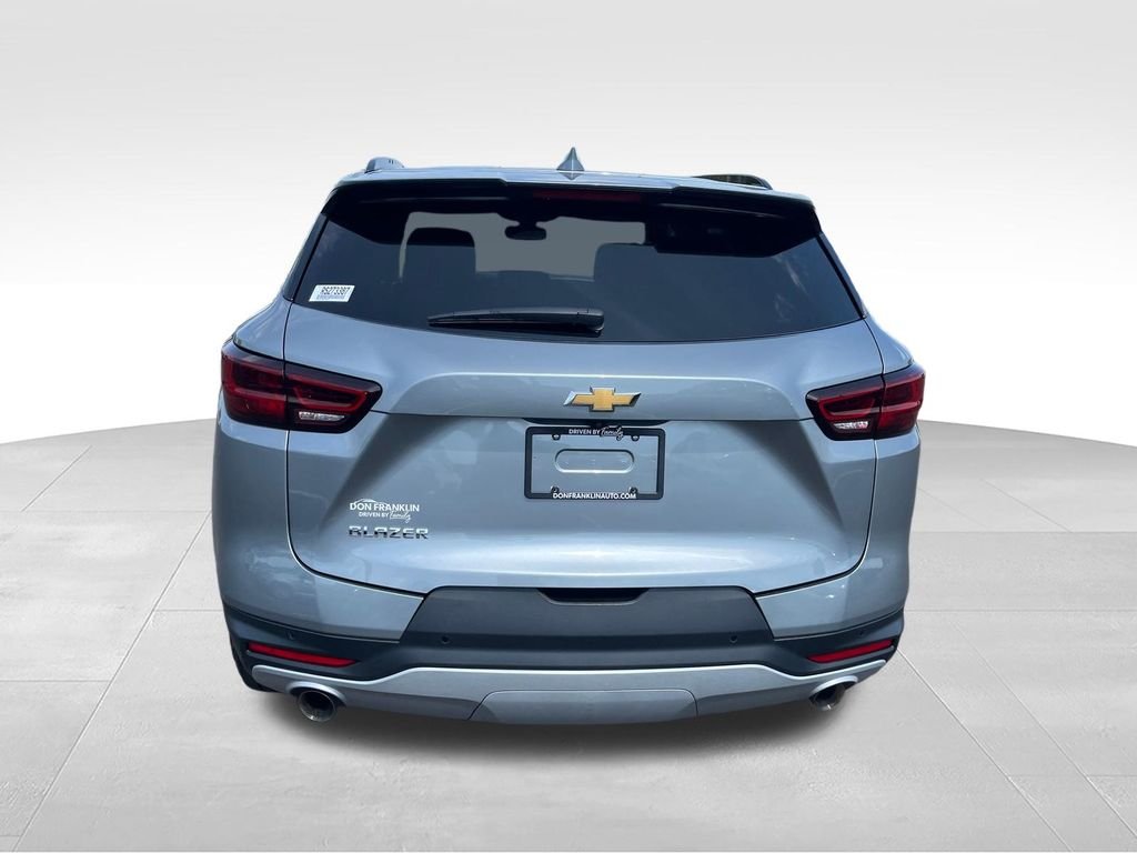 Used 2024 Gray Chevrolet LT image 4